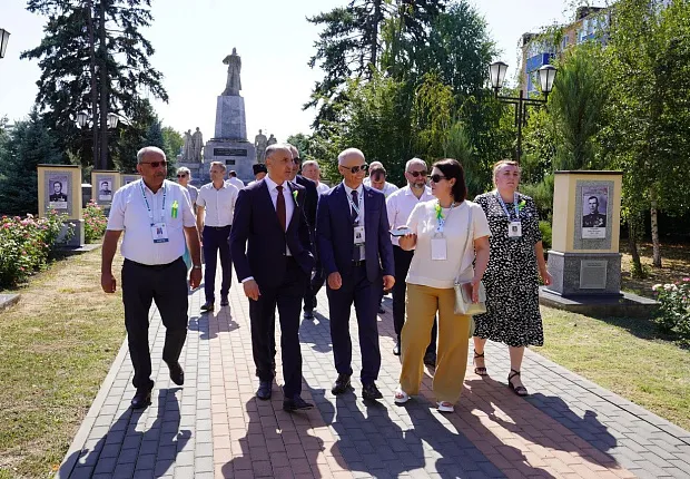 ДЕЛЕГАЦИЯ ИЗ БЕЛОРУССКОГО ПОБРАТИМА ПОСЕТИЛА ТИХОРЕЦКИЙ РАЙОН